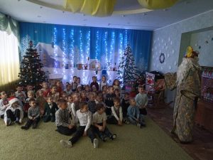 Діточки Гірської громади приймали солодкі подаруночки від Святого Миколая