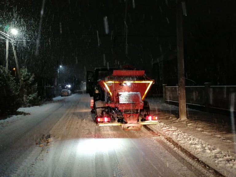 В селах громади працює снігоприбиральна техніка КП "Горянин"