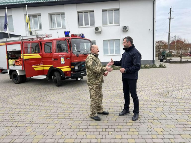 Гірська громада отримала пожежний автомобіль від громади Ферштеттен