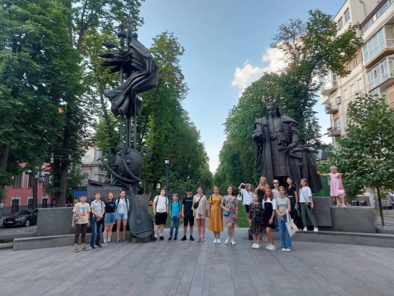 Діти Гірської громади відвідали Київський академічний театр юного глядача