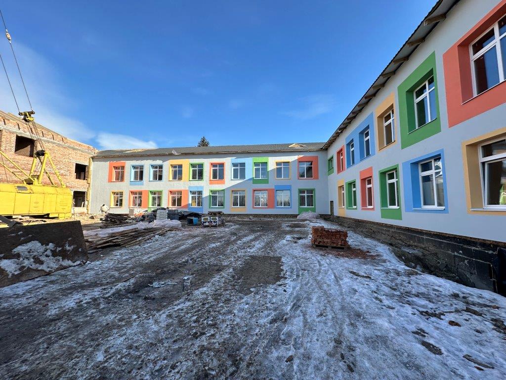 Відбудова Київщини: у Броварському районі триває відновлення Плосківського ліцею