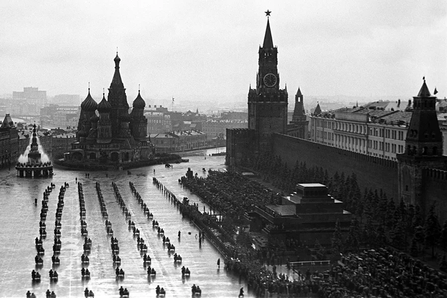 Як Москва перетворила перемогу на культ