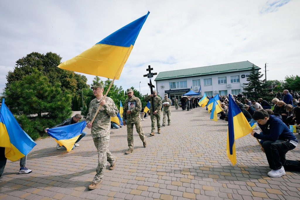 Гірська громада попрощалася з Героєм – Романом Смаржем
