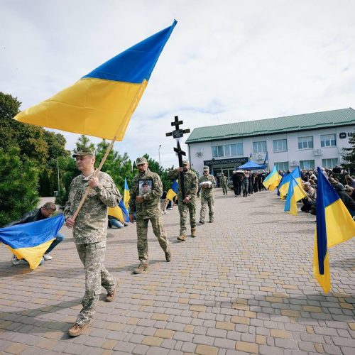 Гірська громада попрощалася з Героєм – Романом Смаржем
