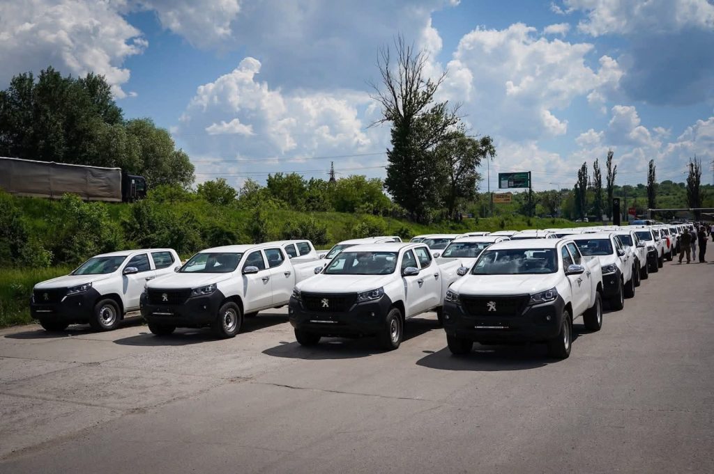 Микола Калашник: Київщина передала 54 нові пікапи 72-гій окремій механізованій бригаді імені Чорних Запорожців