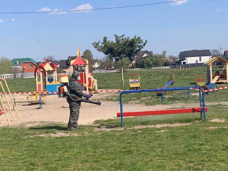 Увага: проведено обробку від кліщів!