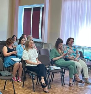 Відбулася робоча зустріч освітніх управлінців та педагогічних працівників громади з експертами Швейцарсько-українського проєкту DECIDE - Юрієм Орлом, Аллою Бондар та Оленою Гуленко.