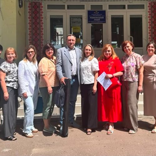Відбулася робоча зустріч освітніх управлінців та педагогічних працівників громади з експертами Швейцарсько-українського проєкту DECIDE - Юрієм Орлом, Аллою Бондар та Оленою Гуленко.