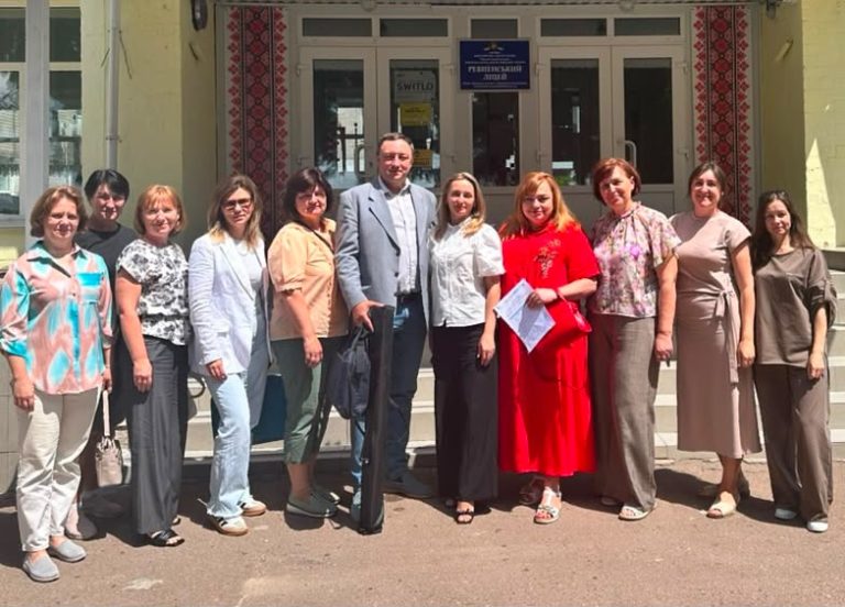Відбулася робоча зустріч освітніх управлінців та педагогічних працівників громади з експертами Швейцарсько-українського проєкту DECIDE - Юрієм Орлом, Аллою Бондар та Оленою Гуленко.