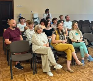 Відбулася робоча зустріч освітніх управлінців та педагогічних працівників громади з експертами Швейцарсько-українського проєкту DECIDE - Юрієм Орлом, Аллою Бондар та Оленою Гуленко.