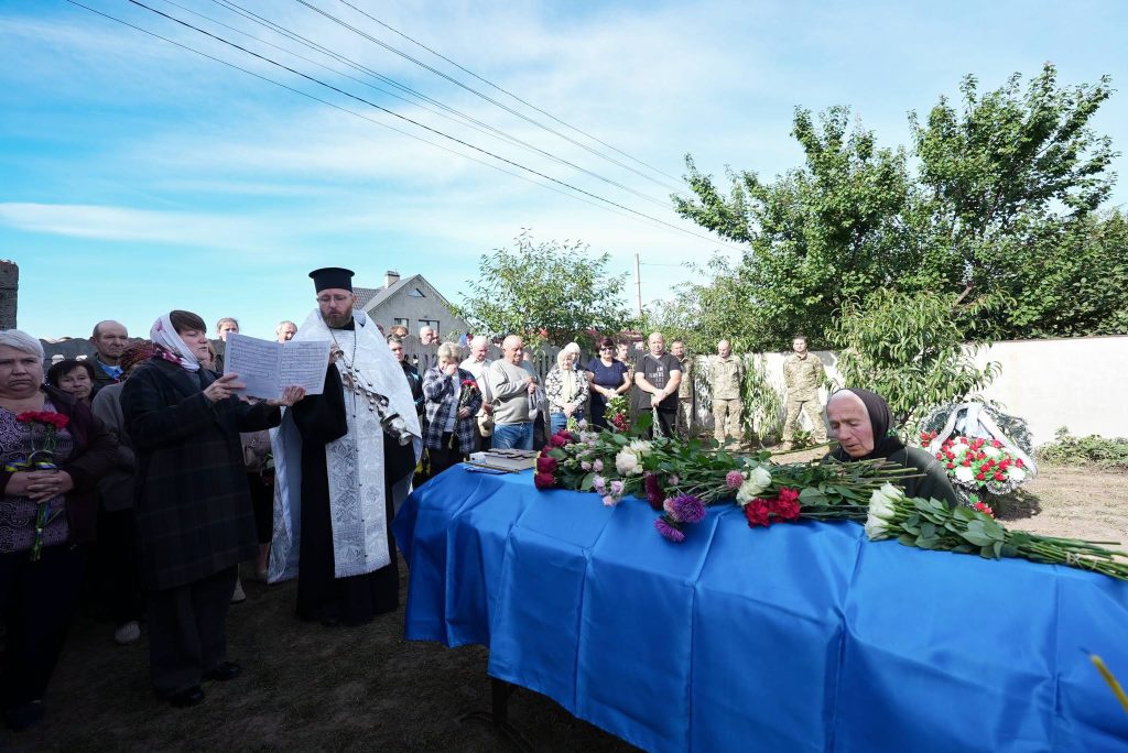 Гірська громада провела в останню земну дорогу свого Героя - Захисника України Юрія Бідненка із села Ревне