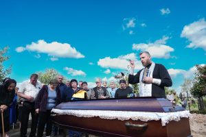 Гірська громада провела в останню земну дорогу свого Героя - Захисника України Юрія Бідненка із села Ревне