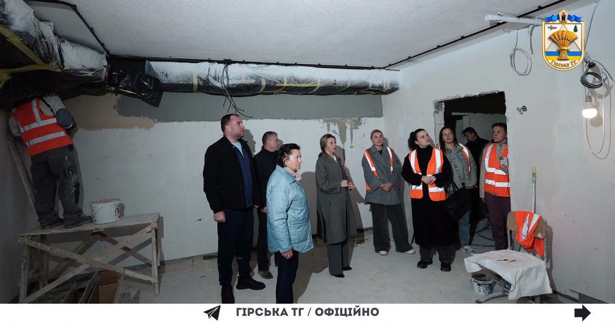 Знову середа. І знову разом із батьками, представниками Управління капітального будівництва та Управління гуманітарного розвитку оглядаємо хід реалізації проєкту нової школи в селі Гора.